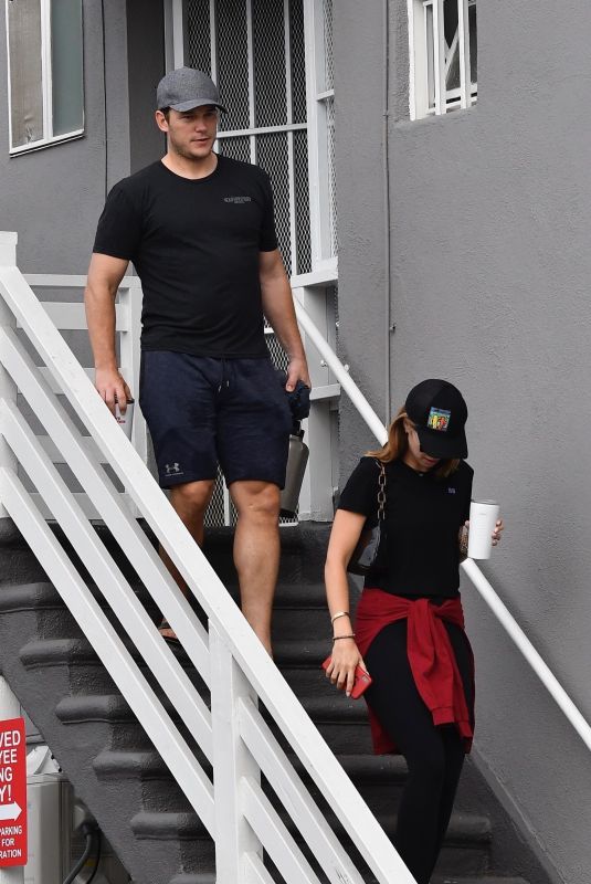 KATHERINE SCHWARZENEGGER and Chris Pratt Heading to Yoga Class in Santa Monica 08/14/2019