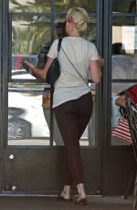 KATY PERRY Leaves Yoga Class in Los Angeles 08/05/2019