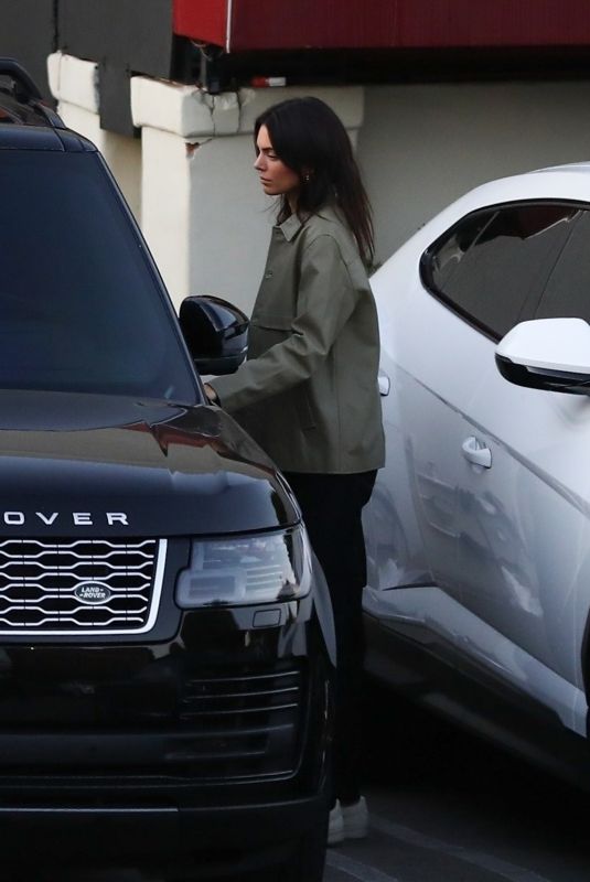 KENDALL and KYLIE JENNER Out for Dinner in Los Angeles 08/28/2019