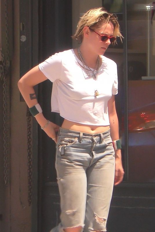 KRISTEN STEWART Out and About in Los Angeles 08/28/2019