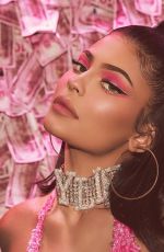 KYLIE JENNER for Velvet Liquid Lipstick Lip Liner 2019