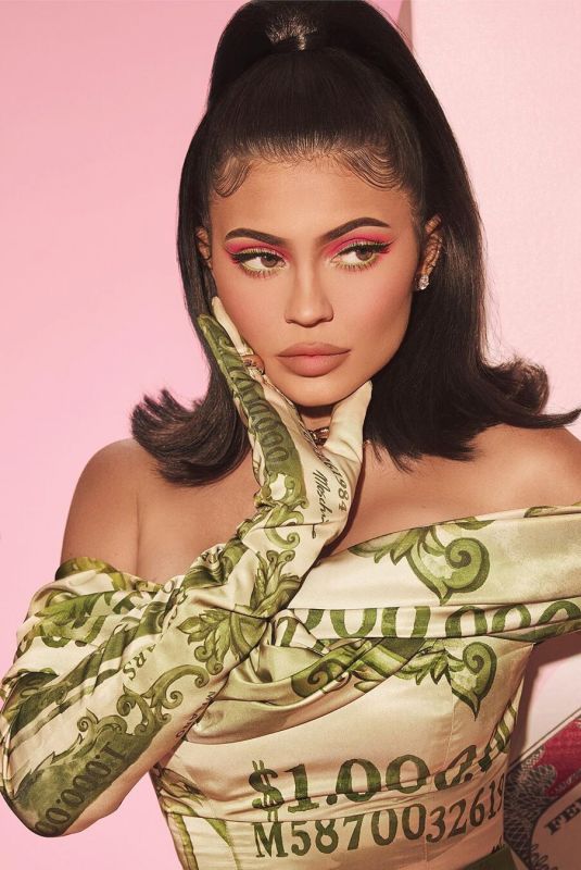 KYLIE JENNER for Velvet Liquid Lipstick Lip Liner 2019