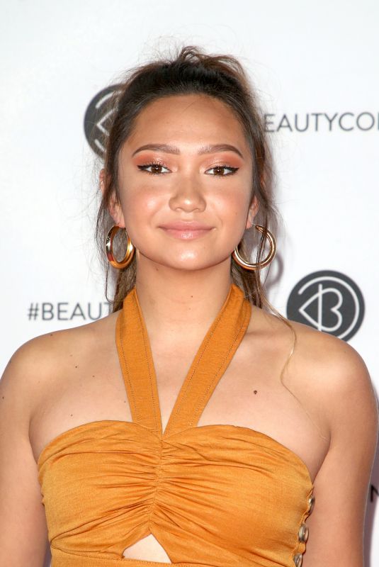 LEANNE TESSA at Beautycon Festival 2019 in Los Angeles 08/10/20