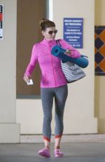 LORI LOUGHLIN Heading to Yoga Class in Los Angeles 08/16/2019