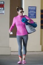 LORI LOUGHLIN Heading to Yoga Class in Los Angeles 08/16/2019