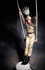 MAISIE WILLIAMS in S Magazine, Spring 2019
