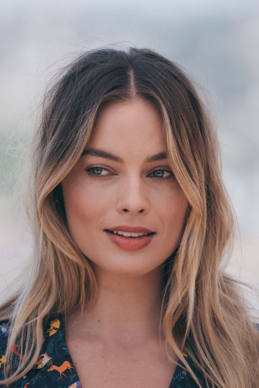 MARGOT ROBBIE at Once Upon a Time in Hollywood Photocall in Rome 08/03/2019