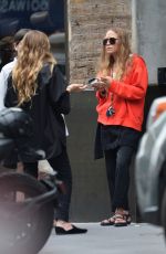 MARY-KATE and ASHLEY OLSEN Out Smoking in New York 08/06/2019