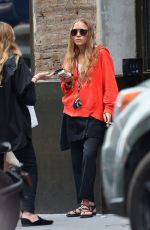 MARY-KATE and ASHLEY OLSEN Out Smoking in New York 08/06/2019