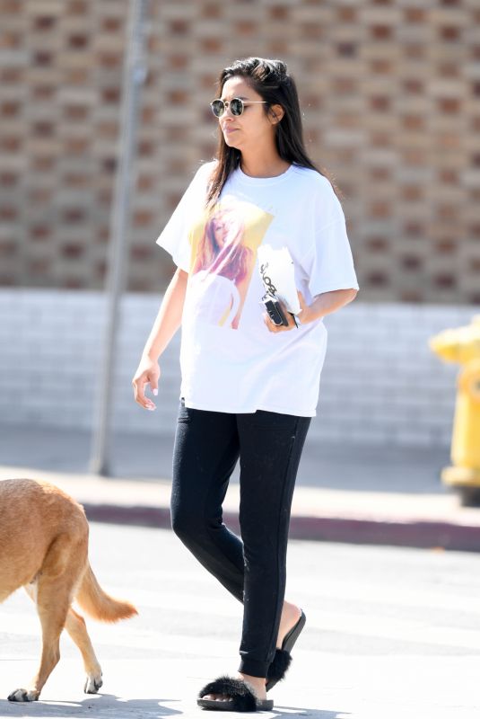 Pregnant SHAY MITCHEL Out for Breakfast in Los Feliz 08/17/2019