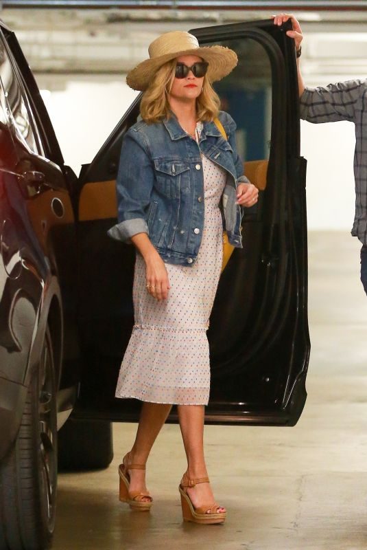 REESE WITHERSPOON Arrives at Her Office in Santa Monica 07/31/2019