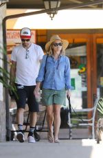 REESE WITHERSPOON Out for Breakfast in Malibu 08/25/2019