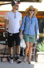 REESE WITHERSPOON Out for Breakfast in Malibu 08/25/2019