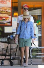 REESE WITHERSPOON Out for Breakfast in Malibu 08/25/2019