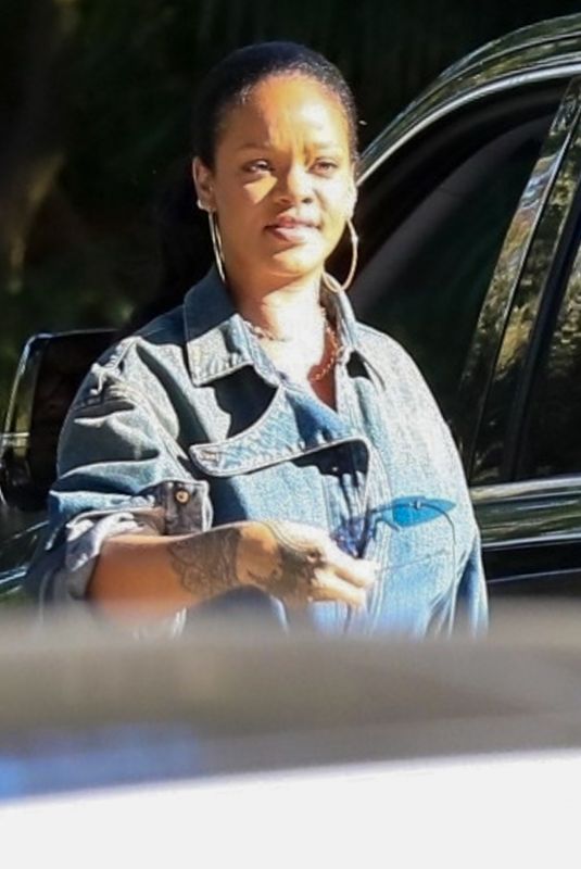 RIHANNA Arrives at Hotel Bel-air in Los Angeles 08/14/2019
