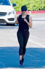RSSE WITHERSPOON Out Jogging in Brentwood 08/03/2019