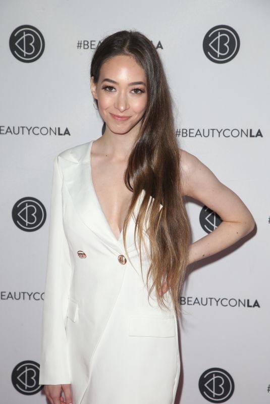 SASHA ANNE at Beautycon Festival 2019 in Los Angeles 08/10/20