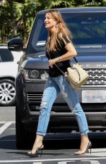 SOFIA VERGARA Shopping at Saks Fifth Avenue in Beverly Hills 08/20/2019