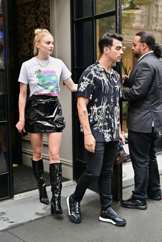 SOPHIE TURNER and Joe Jonas Heading to a Broadway Musical in New York 07/31/2019