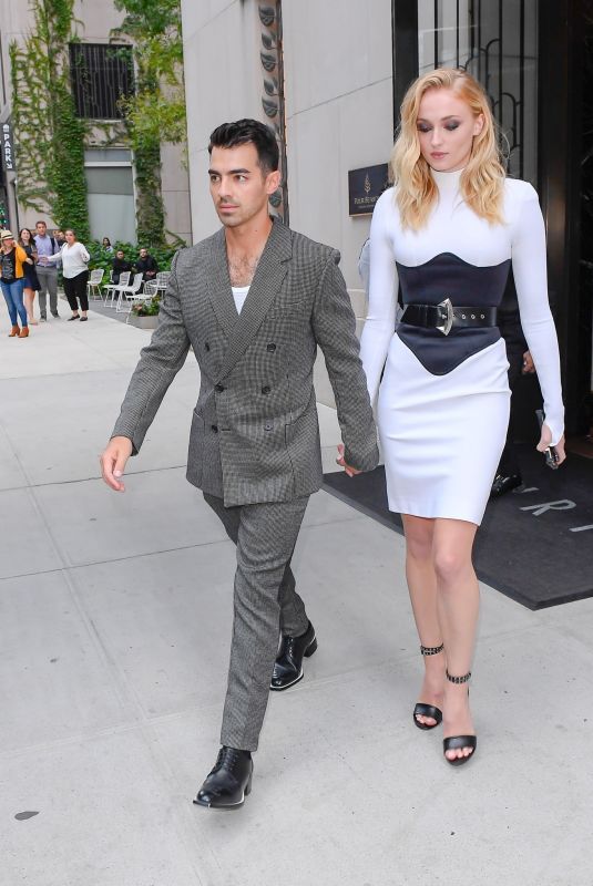 SOPHIE TURNER and Joe Jonas Headioong to VMA 2019 in Newark 08/26/2019