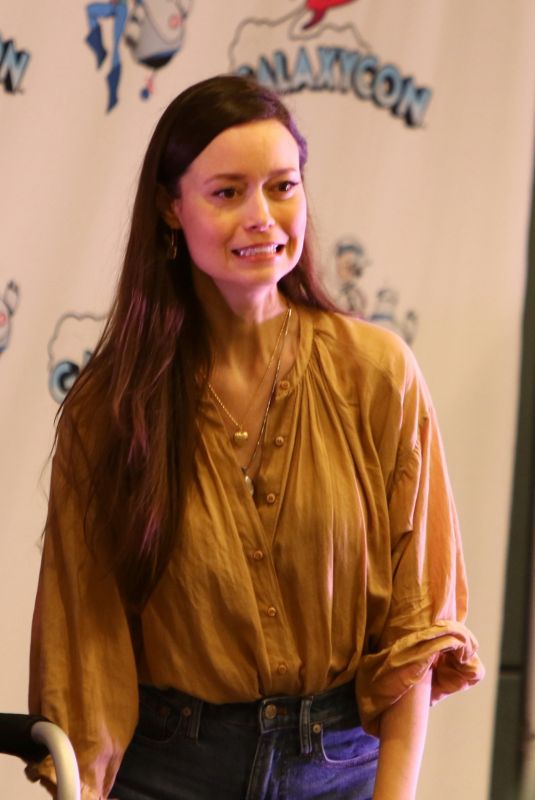SUMMER GLAU at GalaxyCon in Raleigh 07/27/2019