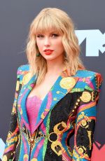 TAYLOR SWIFT at 2019 MTV Video Music Awards in Newark 08/26/2019