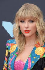 TAYLOR SWIFT at 2019 MTV Video Music Awards in Newark 08/26/2019