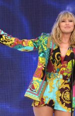 TAYLOR SWIFT at Teen Choice Awards 2019 in Hermosa Beach 08/11/2019