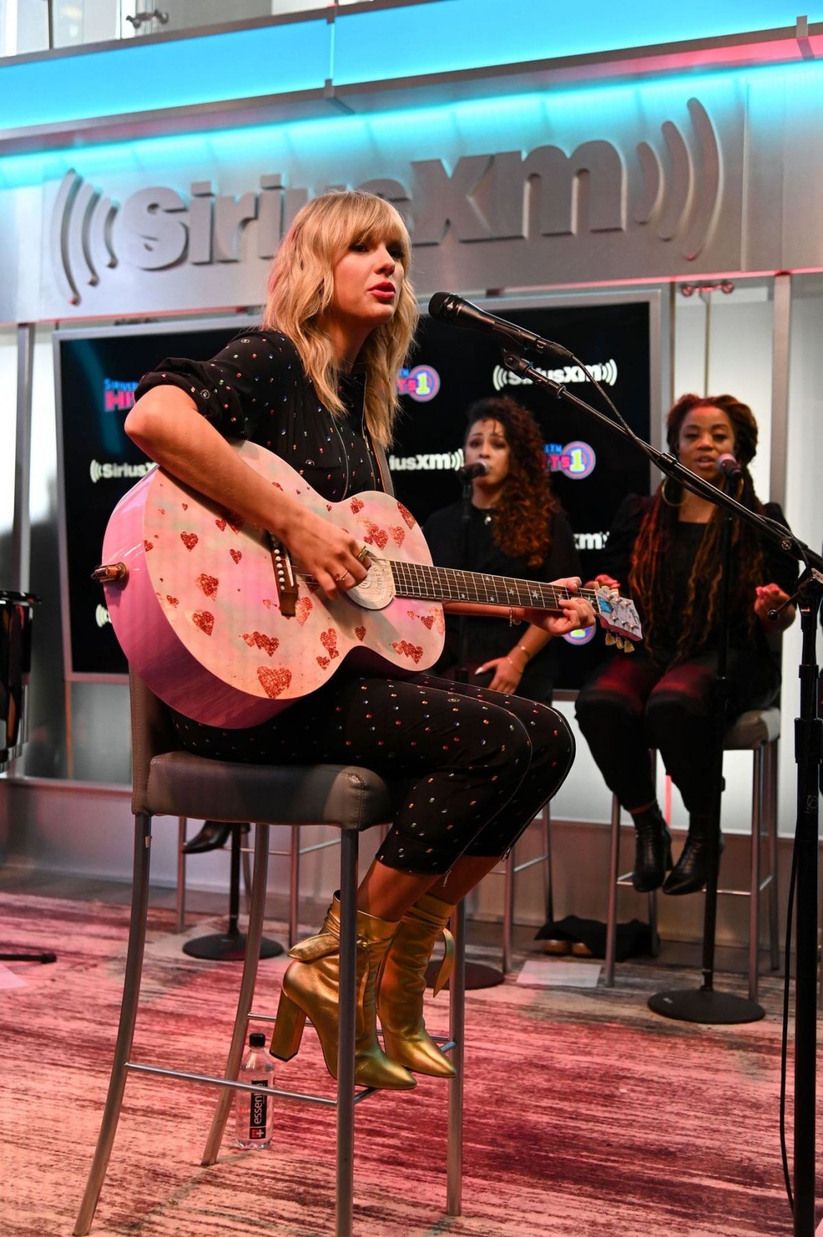Taylor Swift Performs At Her Siriusxms Town Hall Special In