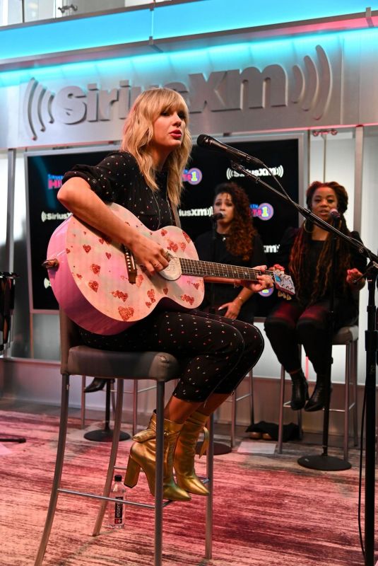 TAYLOR SWIFT Performs at Her SiriusXM