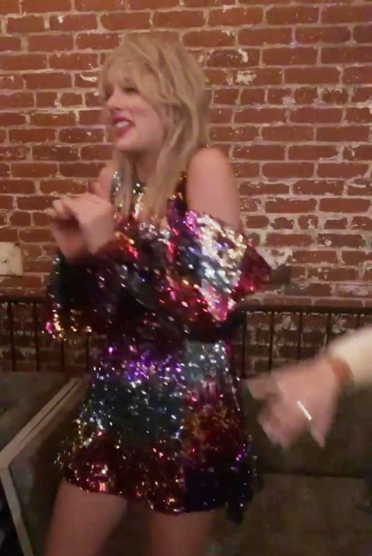 TAYLOR SWIFT Was Drunk at a Party Celebrating Her VMA Nominations 08/11/2019 - Twitter Photos and Video