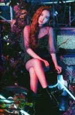 TWICE - Bbreakthrough Photobook, August 2019