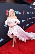 ZARA LARSSON at 2019 MTV Video Music Awards in Newark 08/26/2019