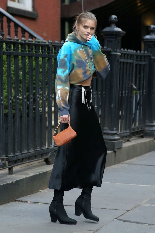 ABBEY LEE KERSHAW Out at New York Ffashion Week 09/08/2019