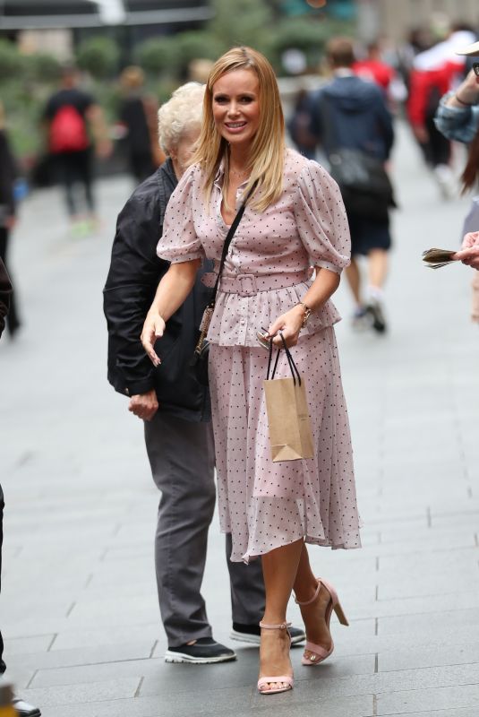 AMANDA HOLDEN Leaves Heart Radio in London 09/11/2019