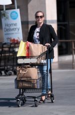 AMY ADAMS Leaves a Grocery Store in Los Angeles 09/05/2019