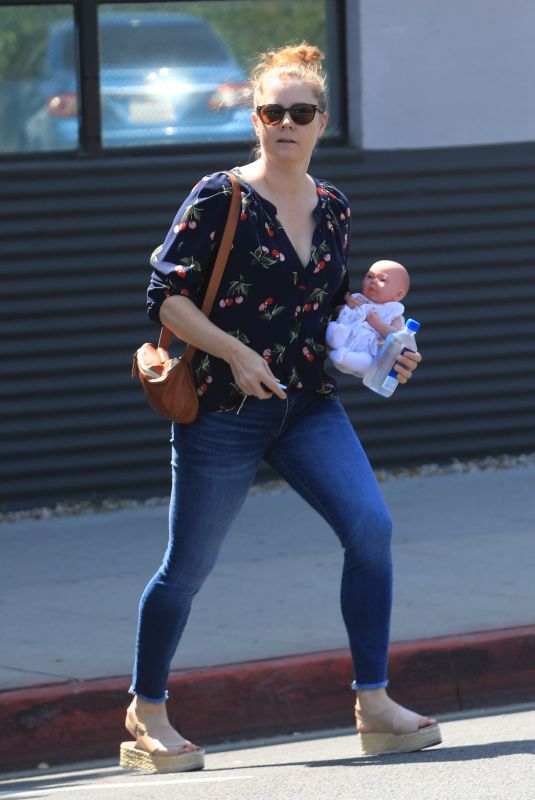 AMY ADAMS Out and About in Beverly Hills 08/28/2019