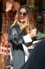 ANNIE MURPHY Leaves Tory Burch