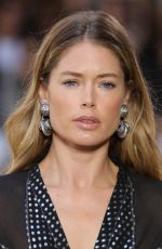 DOUTZEN KROES at Etro Runway Show at Milan Fashion Week 09/20/2019