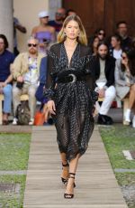 DOUTZEN KROES at Etro Runway Show at Milan Fashion Week 09/20/2019