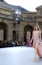 DOUTZEN KROES at Le Defile L