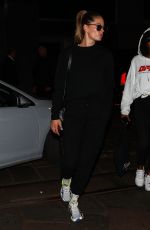 DOUTZEN KROES Leaves Her Hotel in New York 09/21/2019