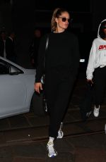 DOUTZEN KROES Leaves Her Hotel in New York 09/21/2019