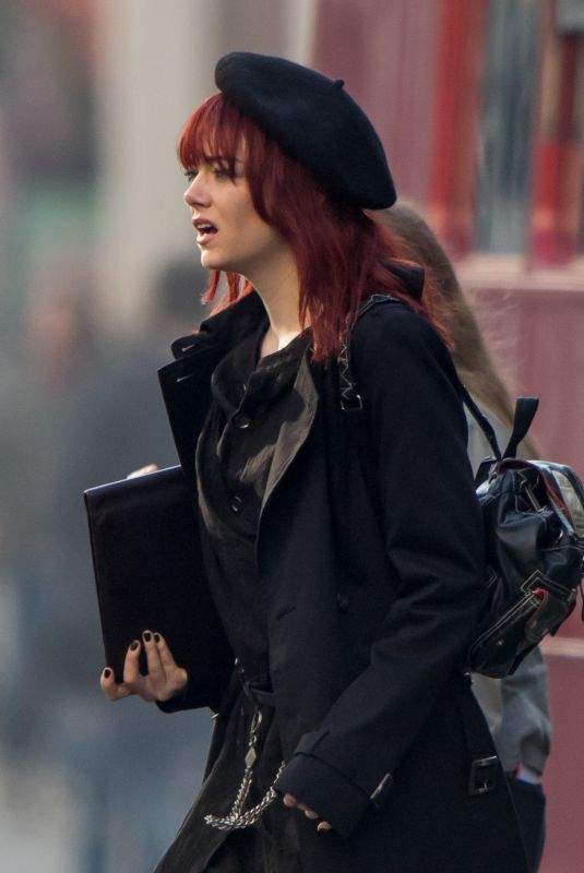 EMMA STONE at Cruella Set on Regent