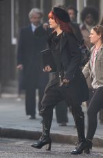 EMMA STONE at Cruella Set on Regent
