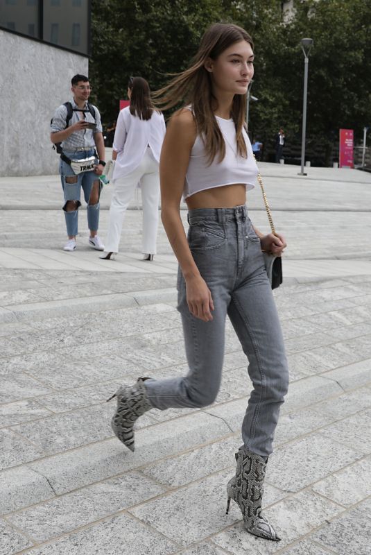 GRACE ELIZABETH Arrives at Alberta Ferretti Fashion Show in Milan 09/18/2019