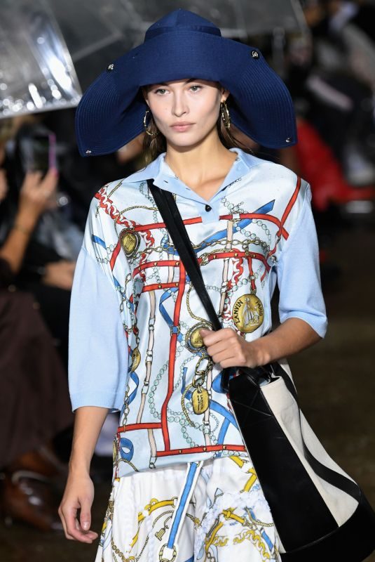 GRACE ELIZABETH at Lanvin Runway Show at Paris Fashion Week 09/25/2019