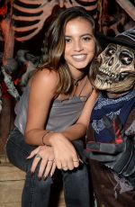 ISABELA MONER at Knott