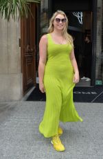 ISKRA LAWRENCE Leaves Her Hotel in Paris 09/28/2019