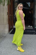 ISKRA LAWRENCE Leaves Her Hotel in Paris 09/28/2019